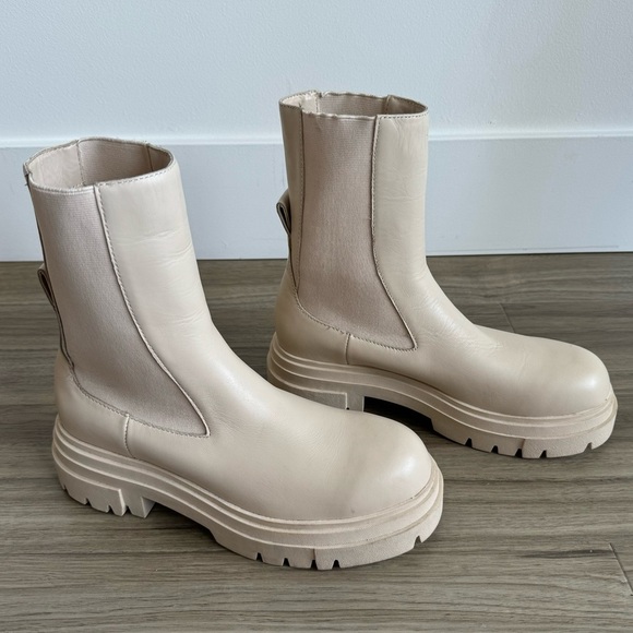 ZARA Ecru Slip On Lug Sole Leather Combat Chelsea Boots Size 39 - Picture 4 of 7